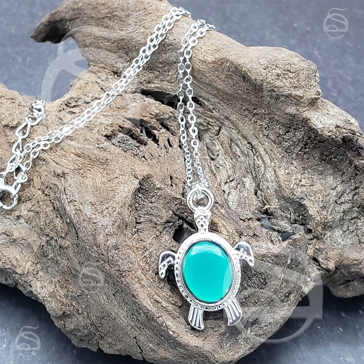 Mood Jewelry Turtle Necklace